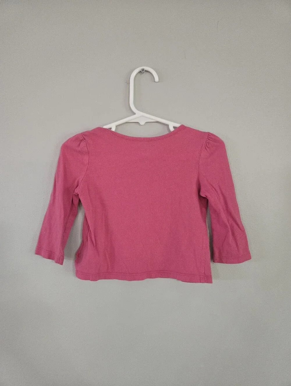 Old Navy Hot Pink Long Sleeve Girls' Tee